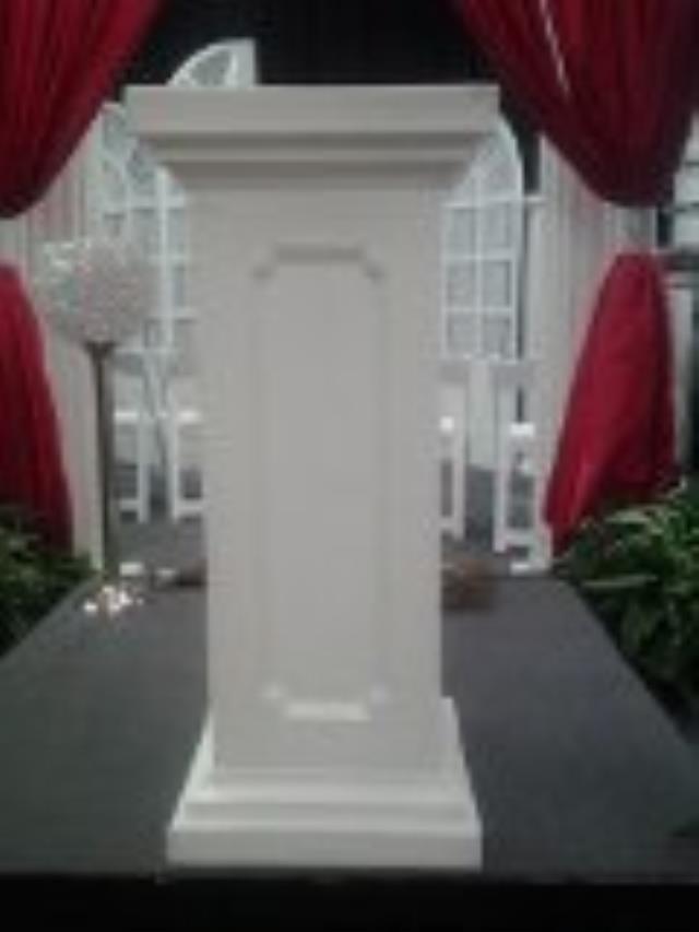 Where to find WHITE SQUARE COLUMN in New Orleans